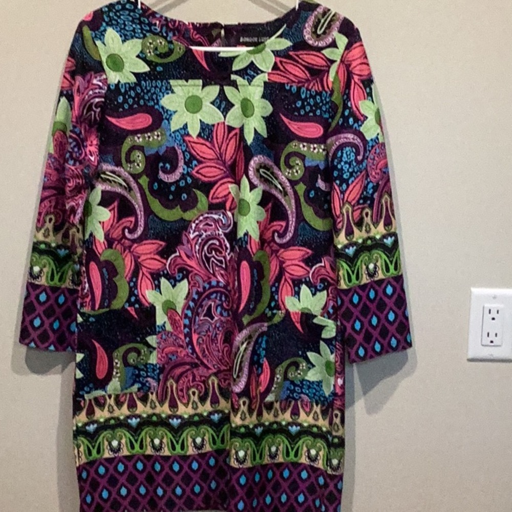 A mod paisley 3/4 sleeve dress